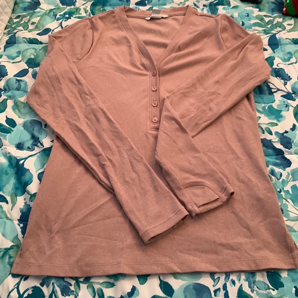 LIKE NEW Athleta Uptempo Ribbed Henley Top. Size Medium. Heather Pink.